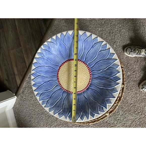 Vintage 16" Pfaltzgraff Blue and Yellow Dahlia Pattern Sculpted Majolica Platter - Picture 6 of 7